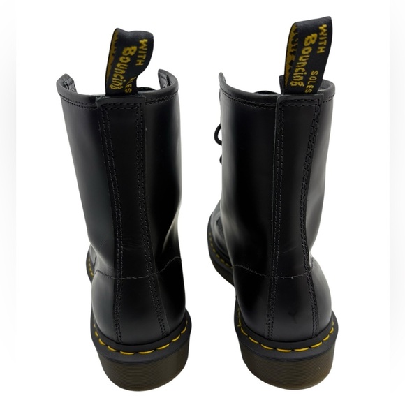 Like new! Dr. Martens 1460 smooth leather combat boots size 11 W/10 m - Picture 5 of 10